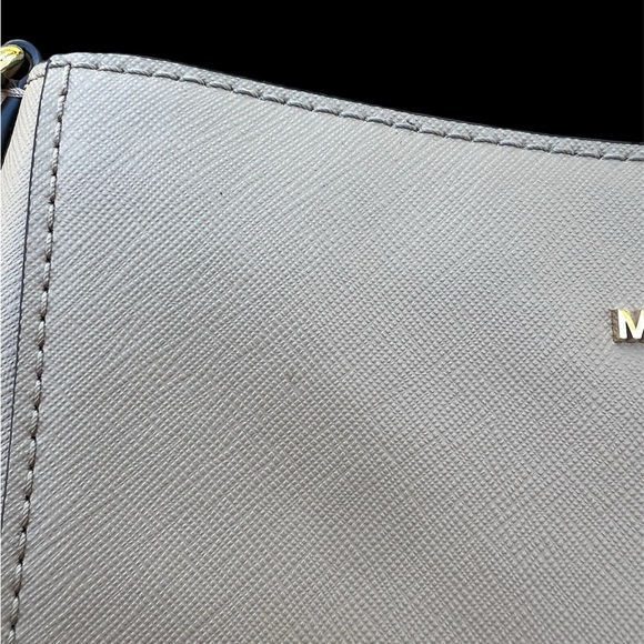 Michael Kors Jet Set Camel Saffiano Leather Small NS Messenger CrossBody Bag - Picture 2 of 5